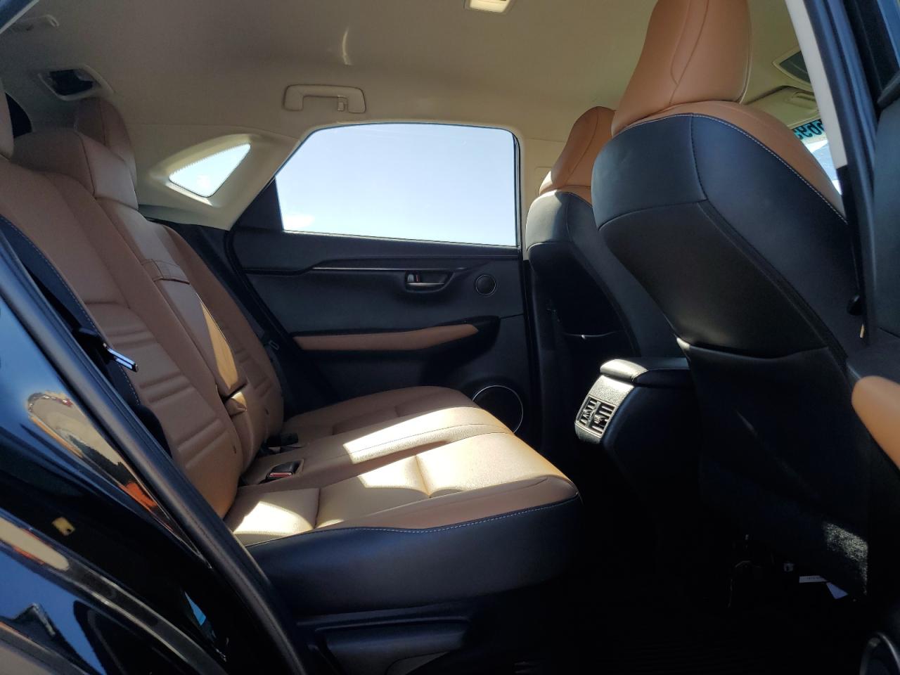 Lexus NX 300 Base Image 3